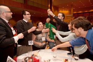 Actividades de team building: Construir una torre con spaguethi.